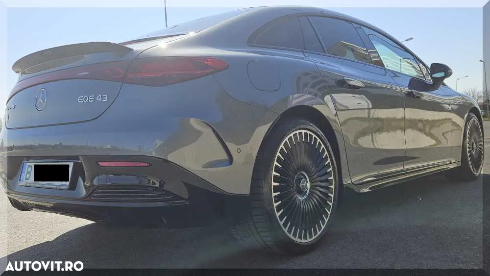 Mercedes-Benz EQE AMG 43 4MATIC - 9