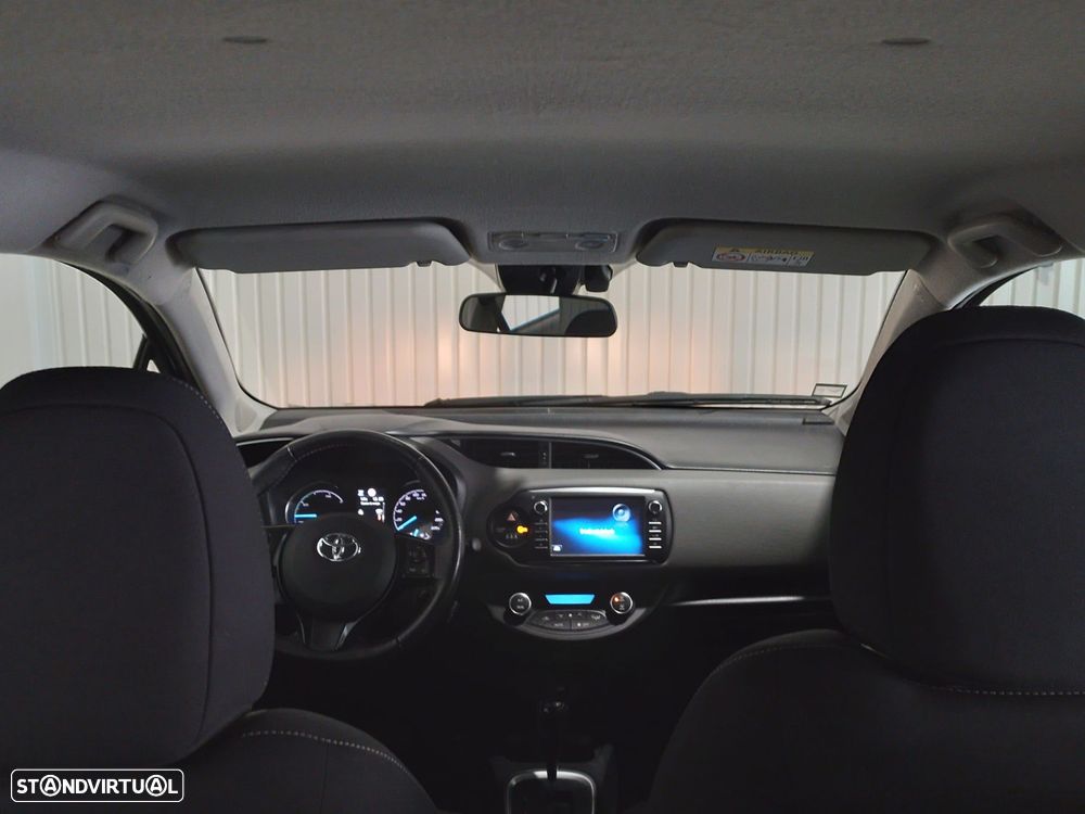 Toyota Yaris 1.5 HSD Comfort+P.Style - 13