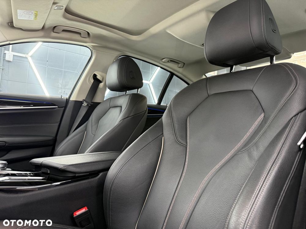 BMW Seria 5 520d M Sport Edition - 26