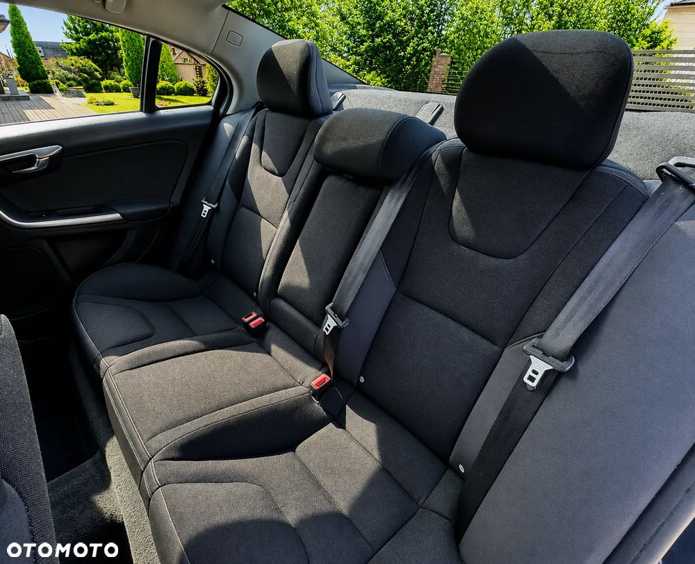 Volvo S60 - 25