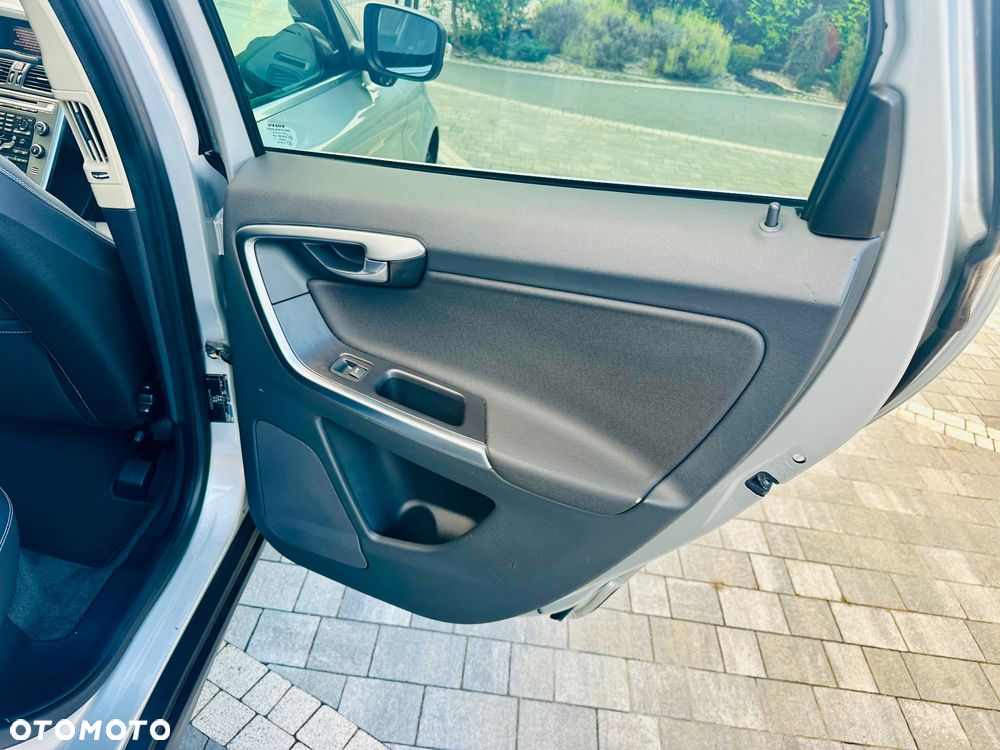 Volvo XC 60 2.4D AWD Summum - 31