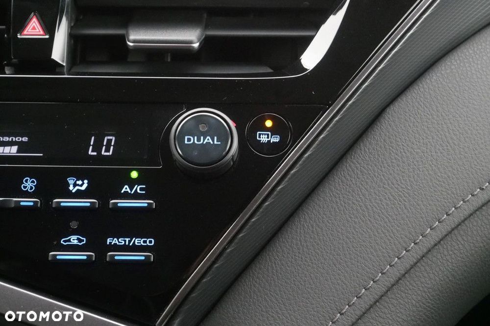 Toyota Camry 2.5 Hybrid Comfort CVT - 19