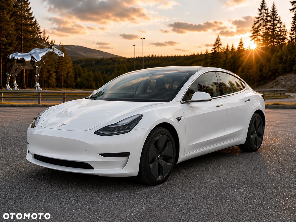 Tesla Model 3 - 2