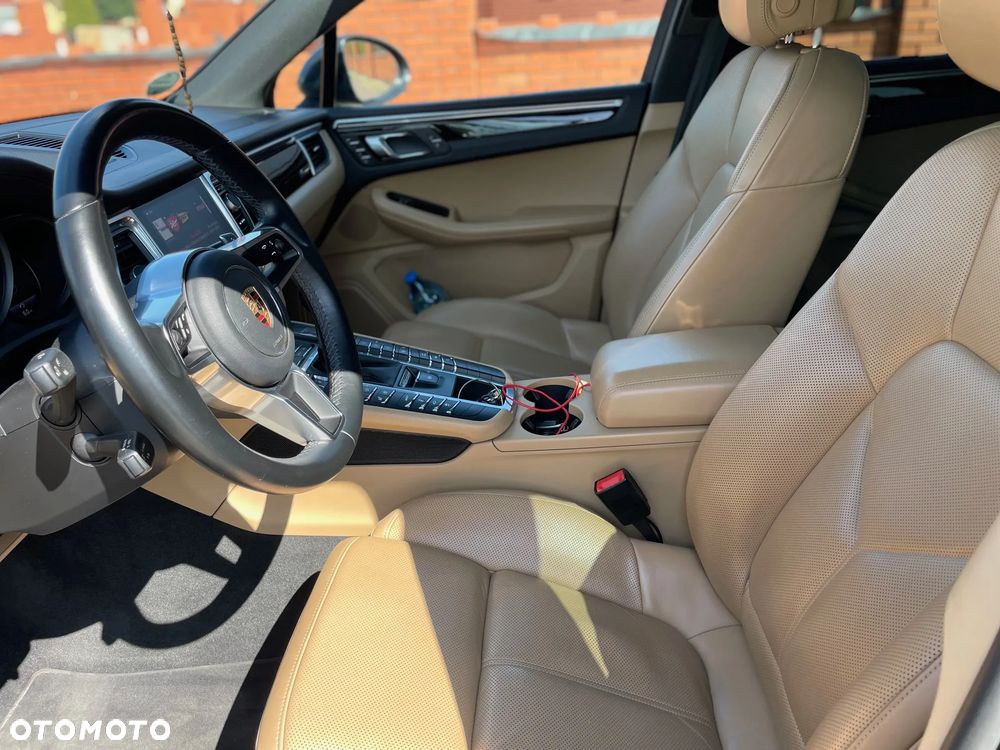 Porsche Macan - 25
