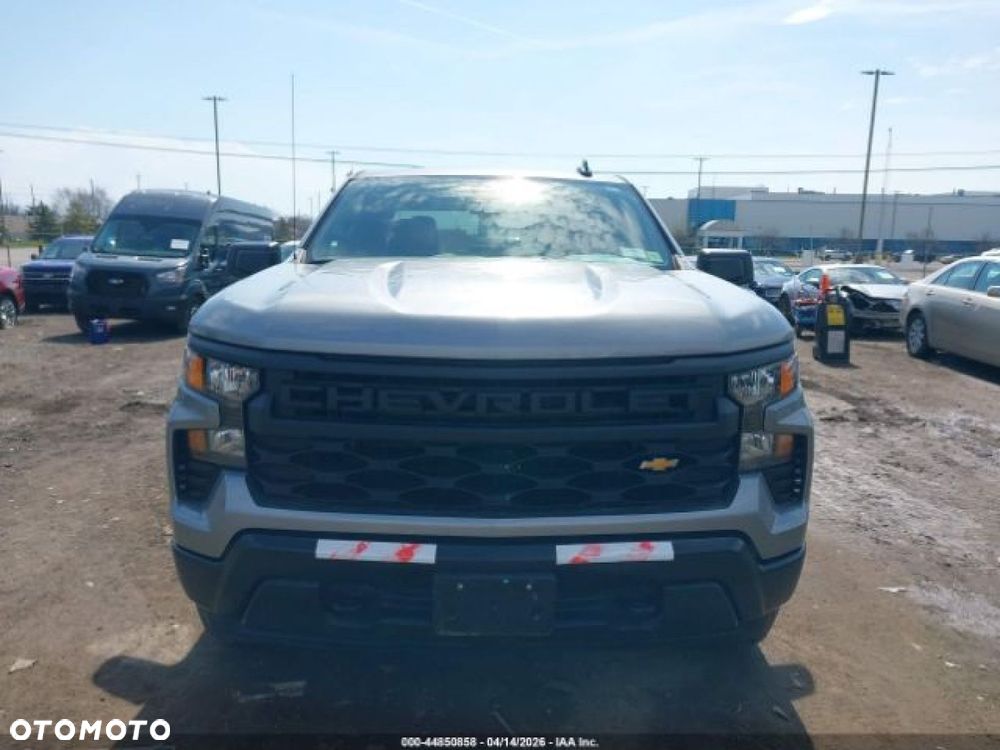 Chevrolet Silverado - 3