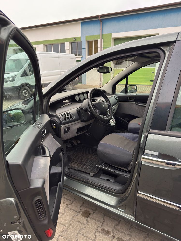 Peugeot 807 HDi 135 Premium - 8