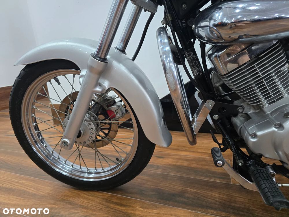 Suzuki Intruder - 21