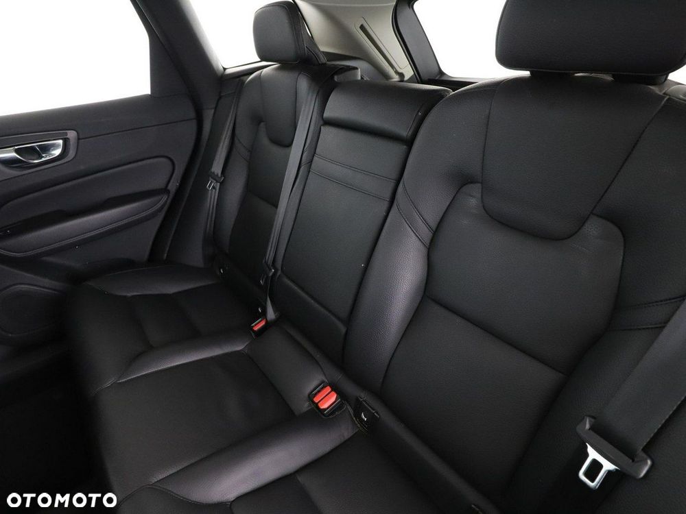 Volvo XC 60 B4 D Geartronic Momentum Pro - 18