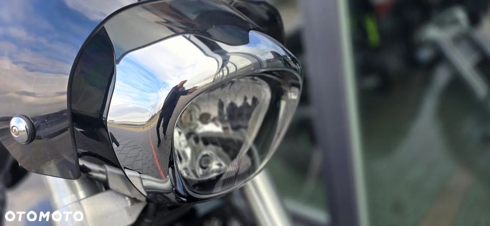 Suzuki Intruder - 21