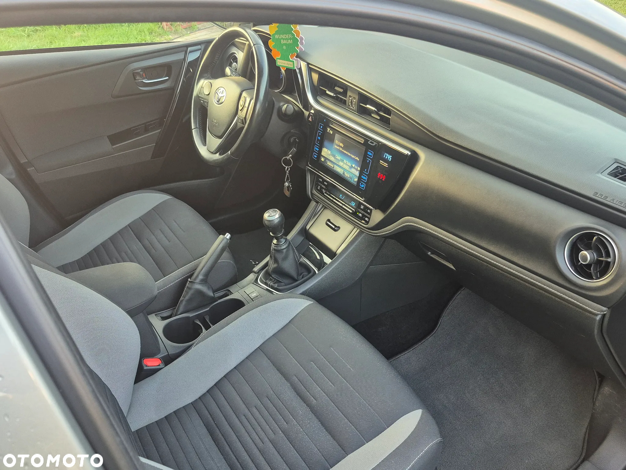 Toyota Auris 1.6 Premium - 13