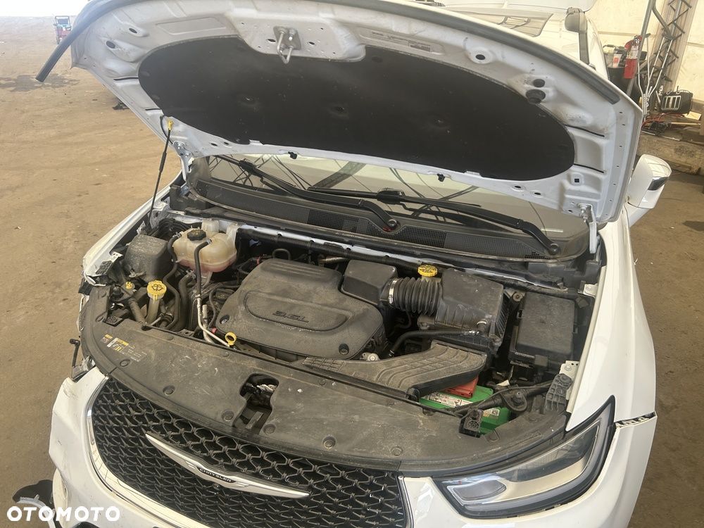 Chrysler Pacifica - 34