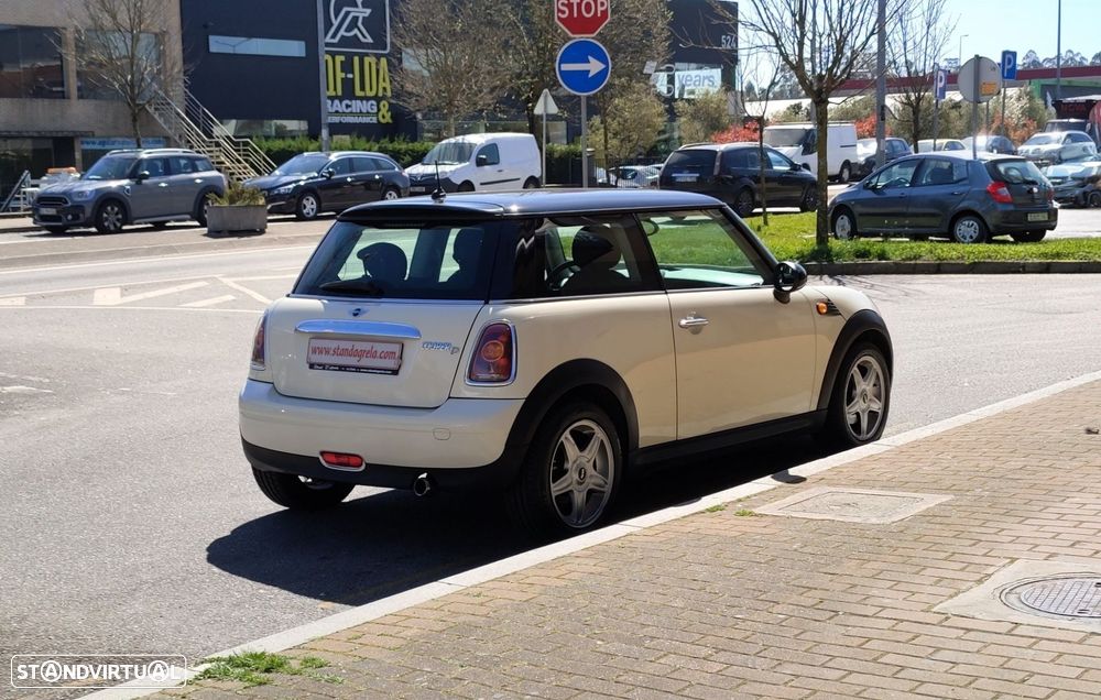 MINI 3 Portas Cooper D - 4