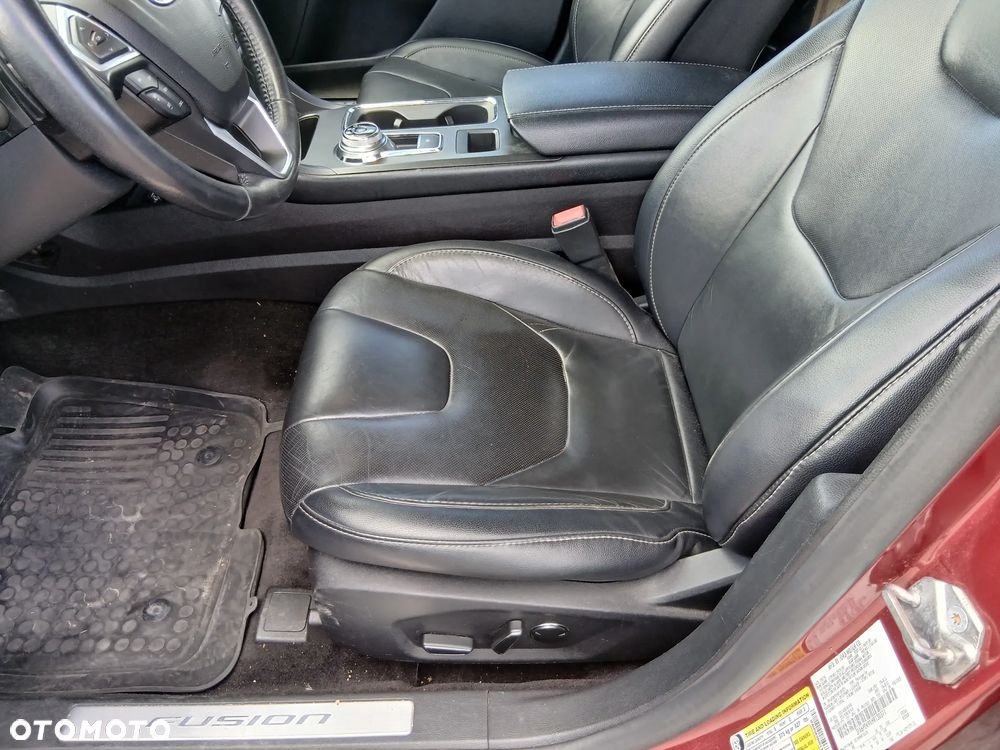 Ford Fusion 2.0 EcoBoost Titanium - 14
