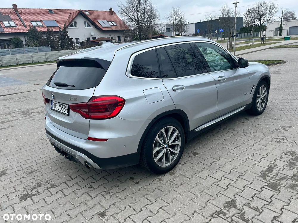 BMW X3 xDrive30i Luxury Line - 4