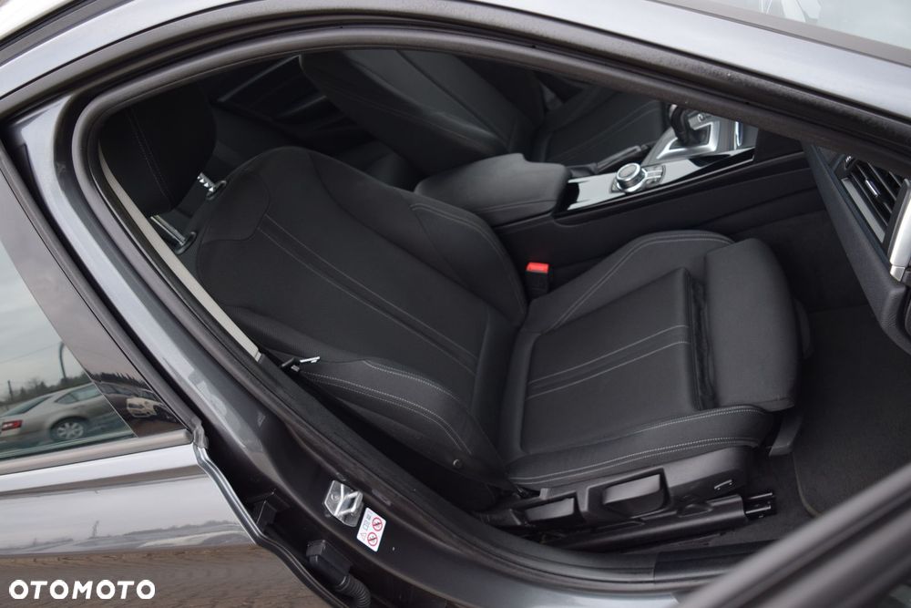 BMW Seria 3 320d xDrive Sport Line - 22