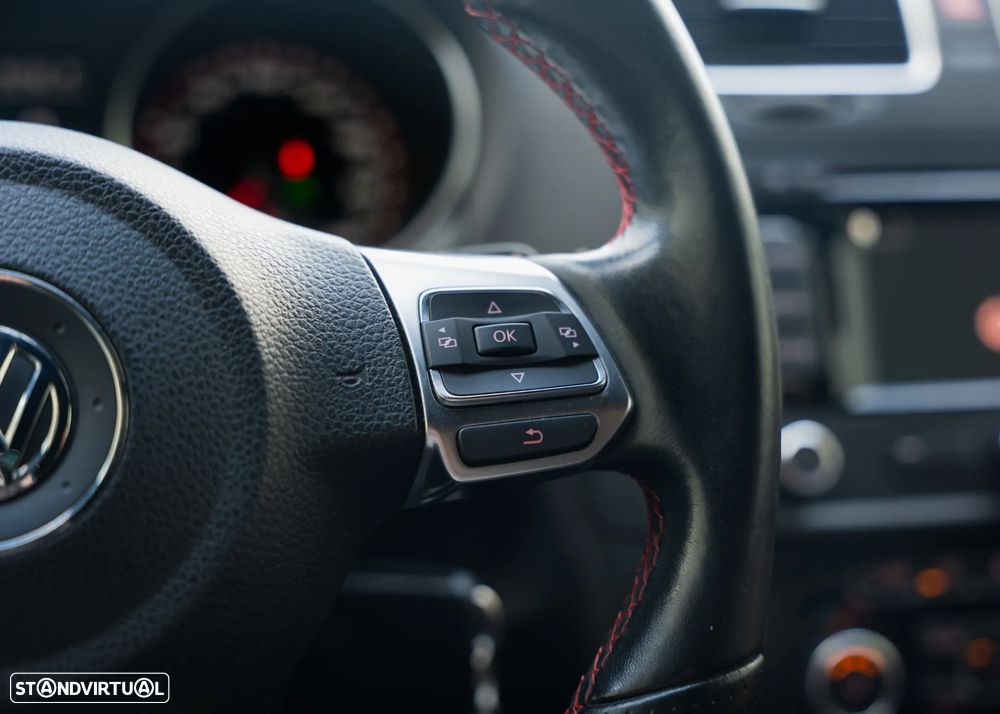 VW Golf 2.0 GTI DSG - 24