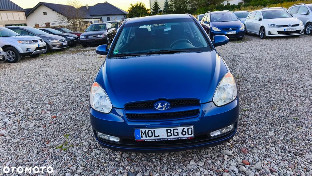 Hyundai Accent - 3
