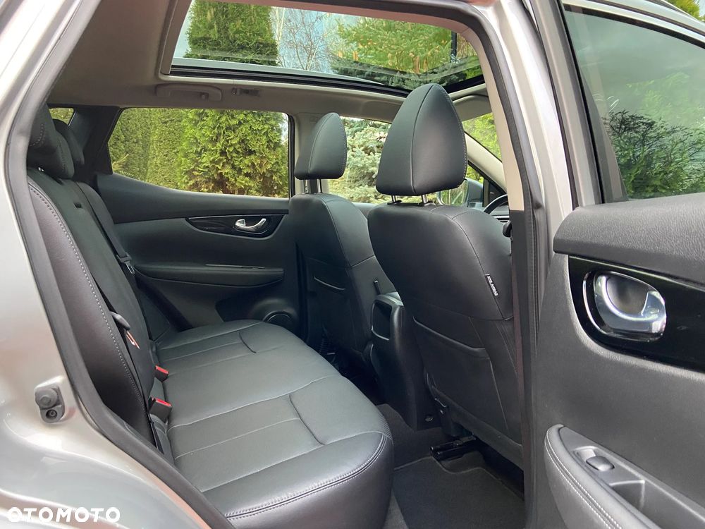 Nissan Qashqai 1.6 dCi TEKNA - 12