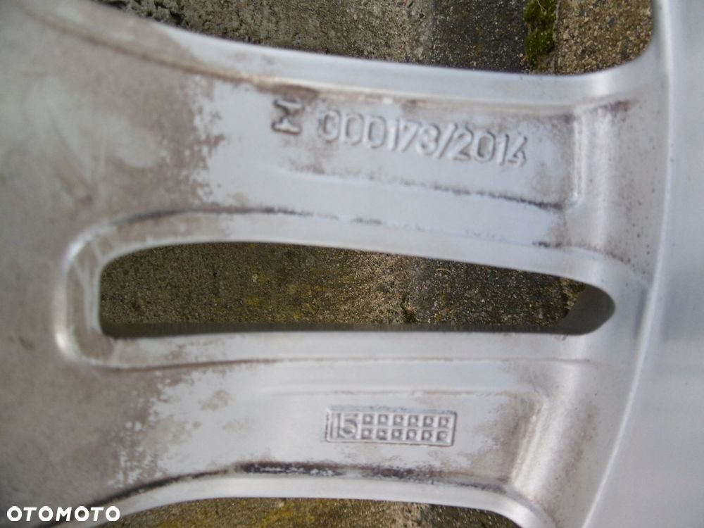 AUDI A4 B9 8W0 7.0Jx17H2 ET 42 5x112 - felga - 9