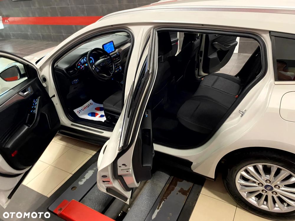 Ford Focus 2.0 EcoBlue Titanium - 22