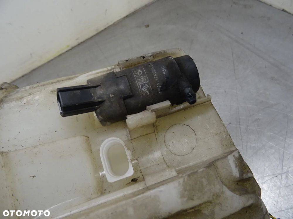 VOLVO S60 LIFT 2.4B ZBIORNICZEK PŁYNU DO SPRYSKIWACZY - 5