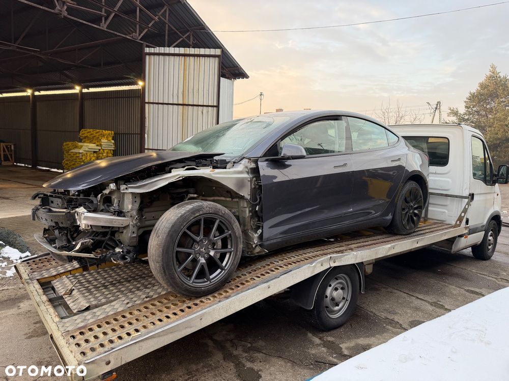 Tesla Model 3 Standard Reichweite Plus Hinterradantrieb - 25