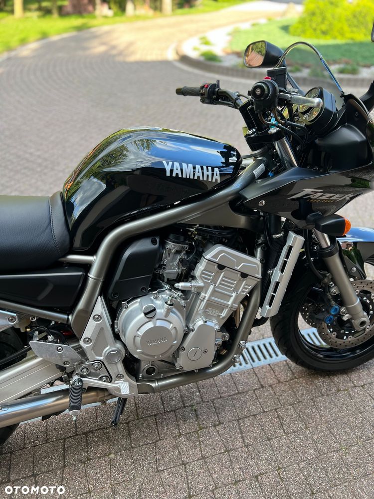 Yamaha FZS - 26