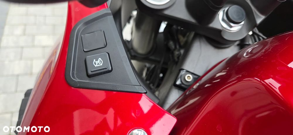 Honda VFR - 19
