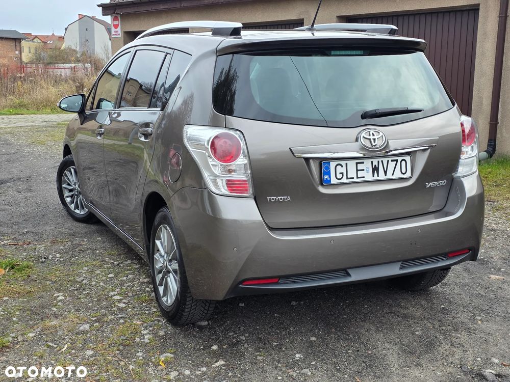 Toyota Verso 1.8 Premium - 4