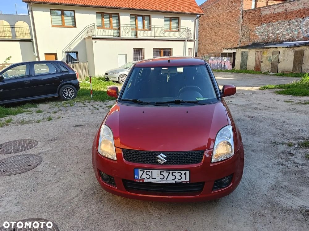 Suzuki Swift - 1