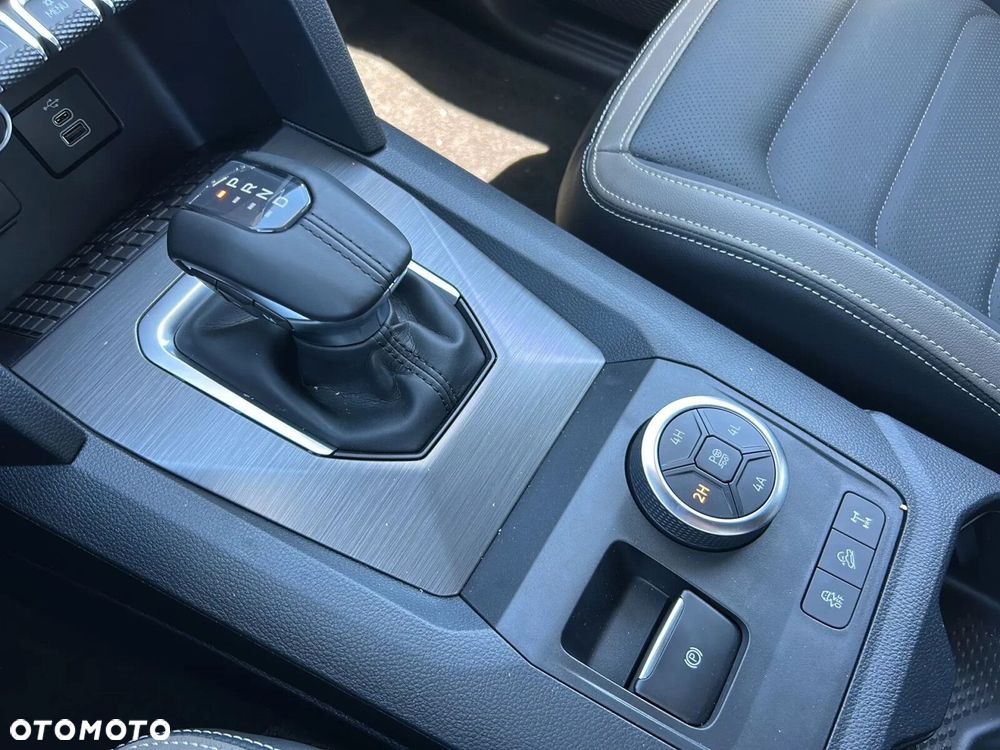 Volkswagen Amarok - 26