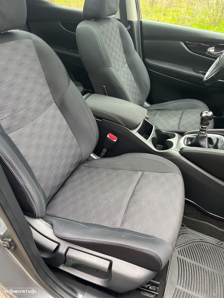 Nissan Qashqai 1.5 dCi N-Connecta 18 - 15