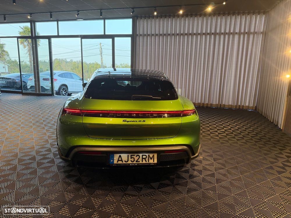 Porsche Taycan Cross Turismo 4S - 6