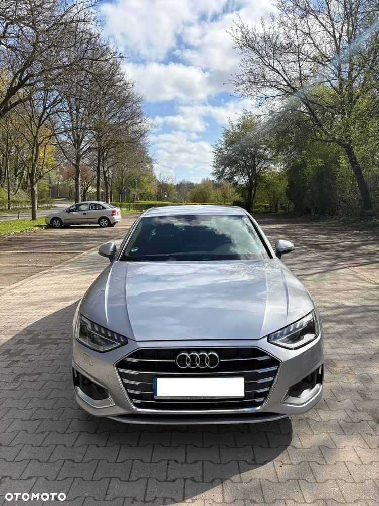 Audi A4 Limousine - 1