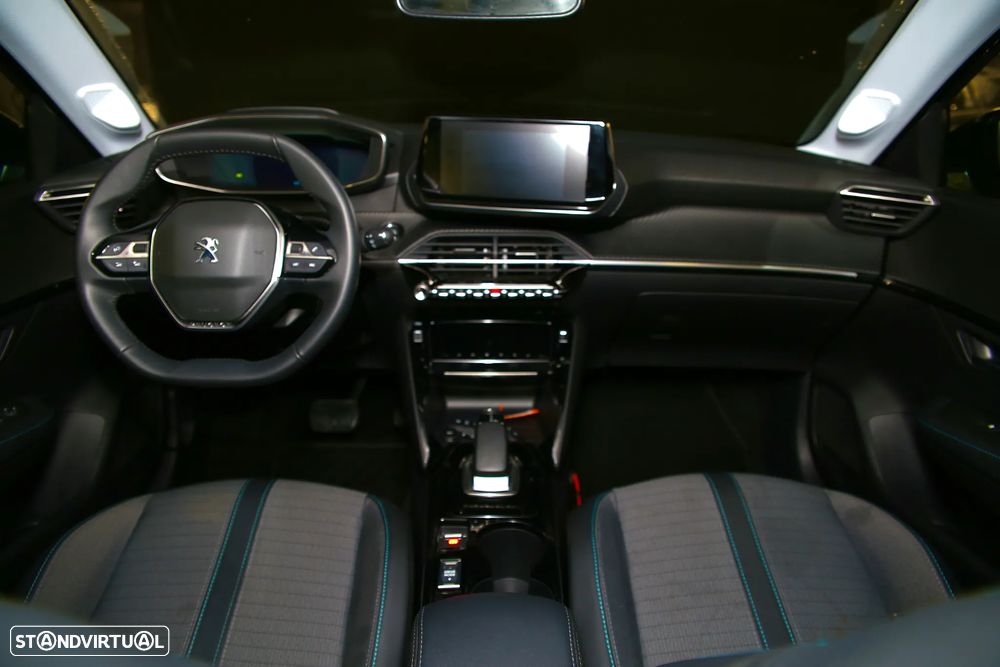 Peugeot e-208 Allure - 15