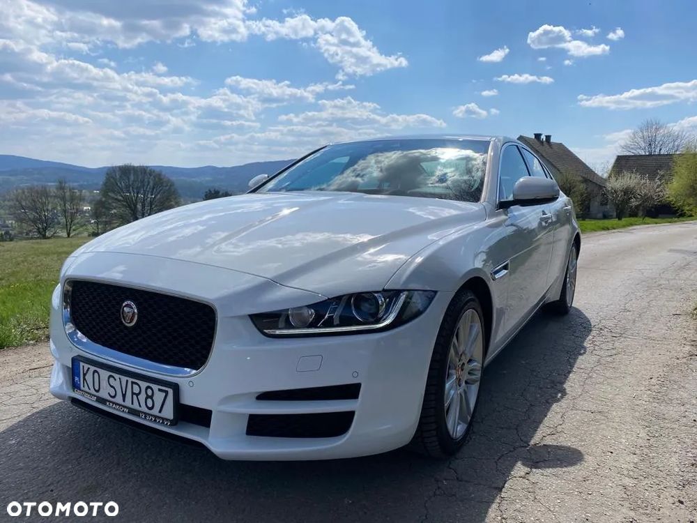 Jaguar XE 2.0 T Prestige - 1