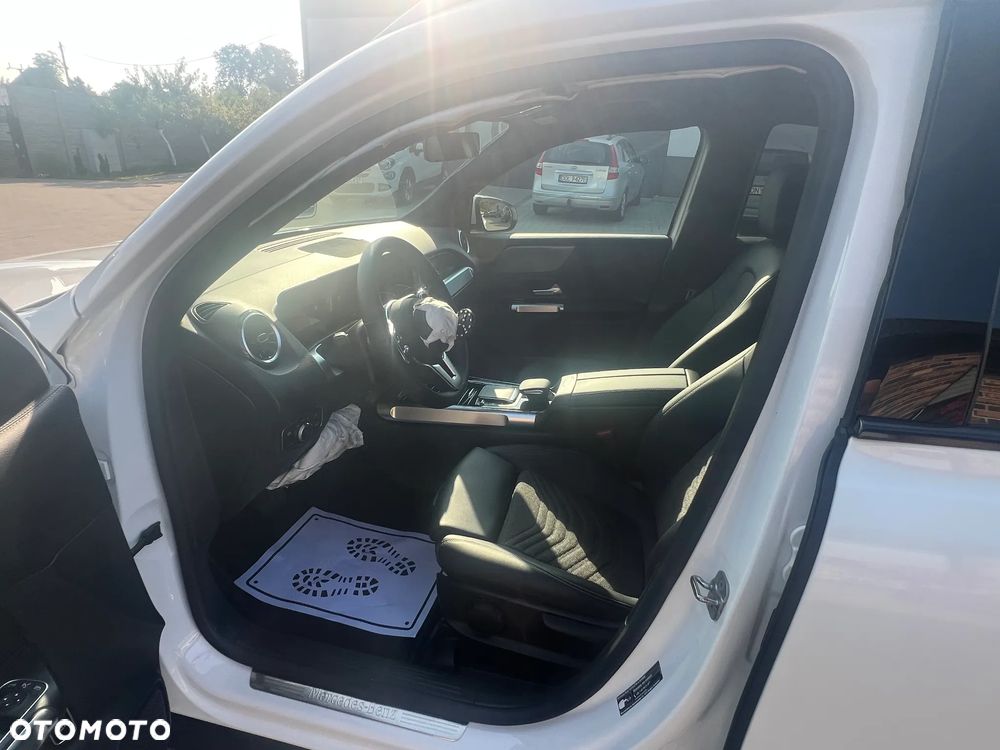 Mercedes-Benz GLB - 9