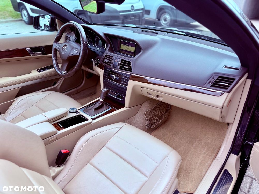 Mercedes-Benz Klasa E 200 BlueEFFICIENCY 7G-TRONIC Elegance - 28