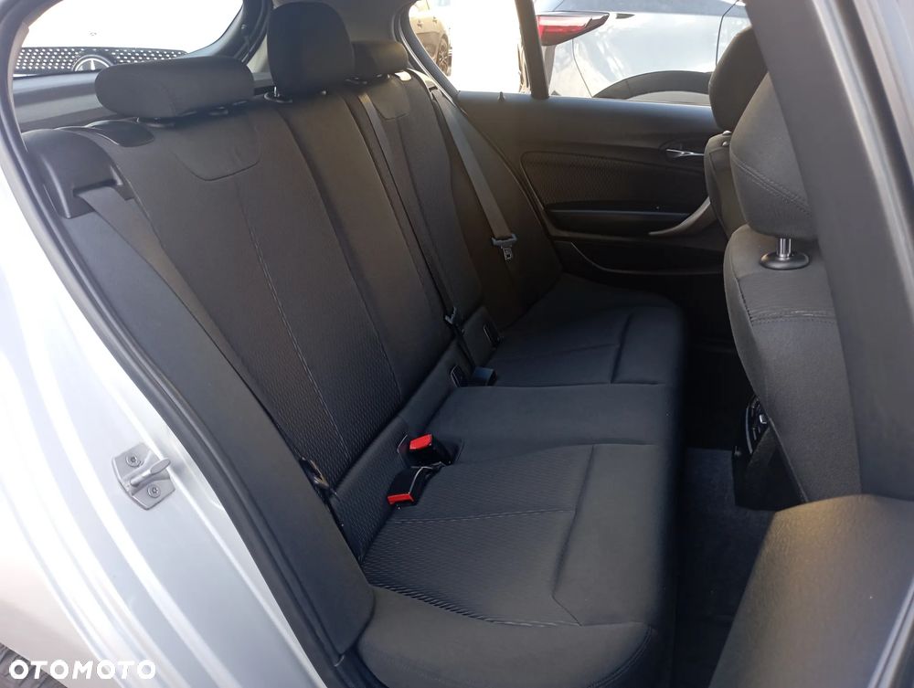 BMW Seria 1 116i - 10