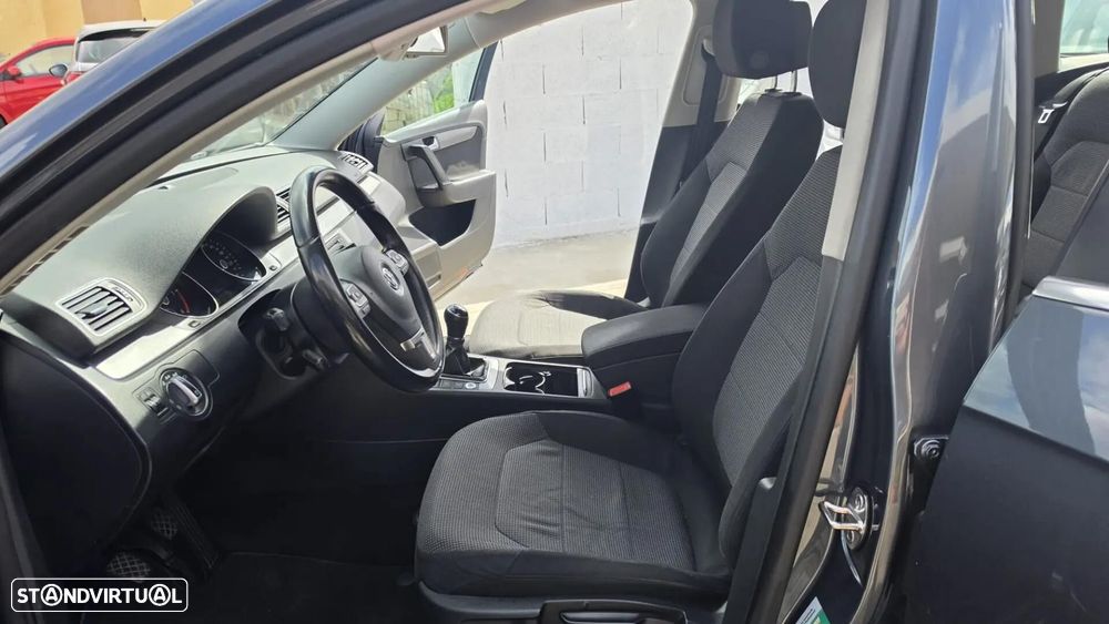 VW Passat Variant 1.6 TDI BlueMotion - 12