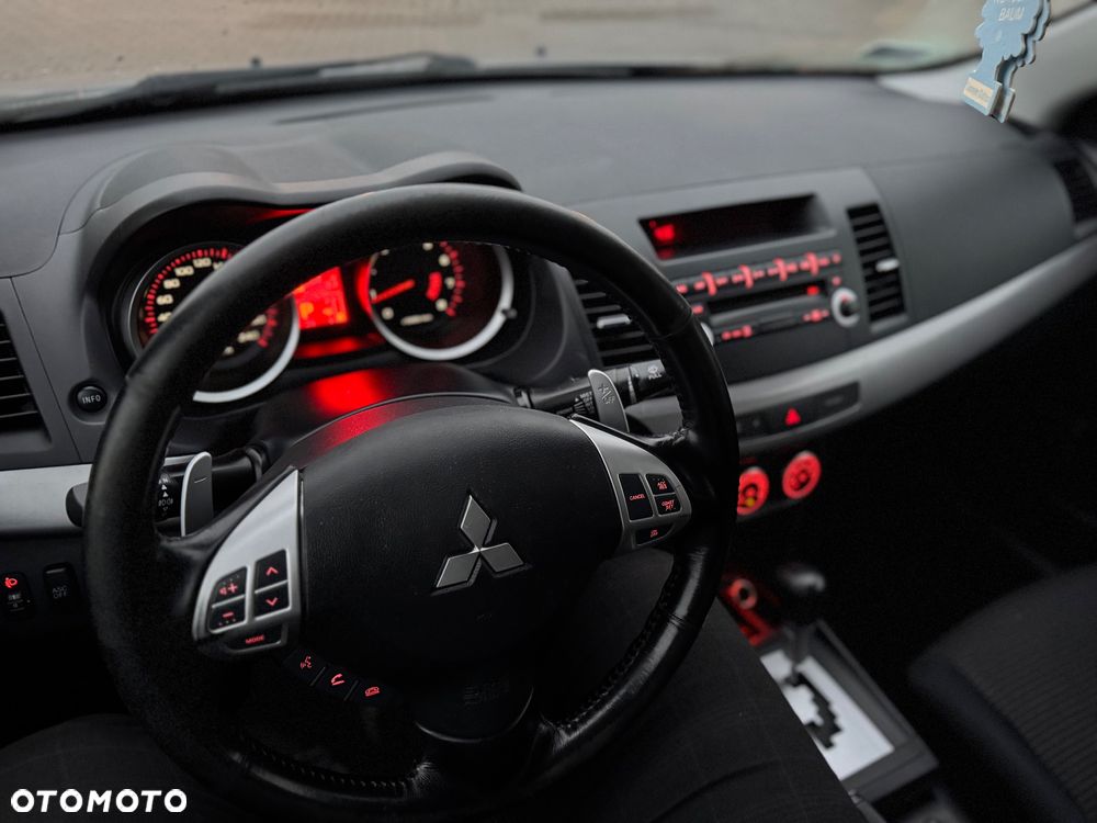 Mitsubishi Lancer 1.8 CVT Invite - 34
