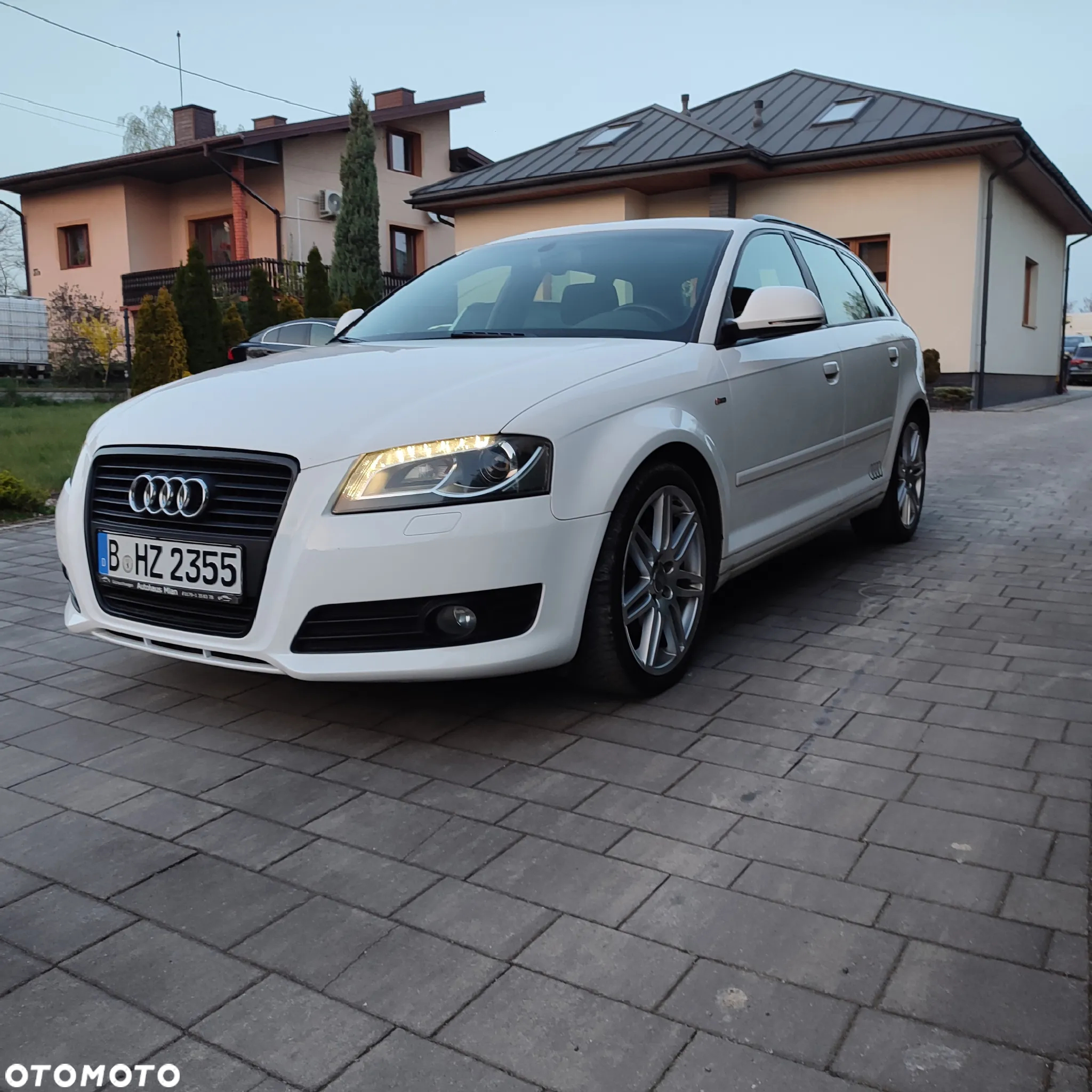 Audi A3 1.4 TFSI Sportback S line Sportpaket - 2