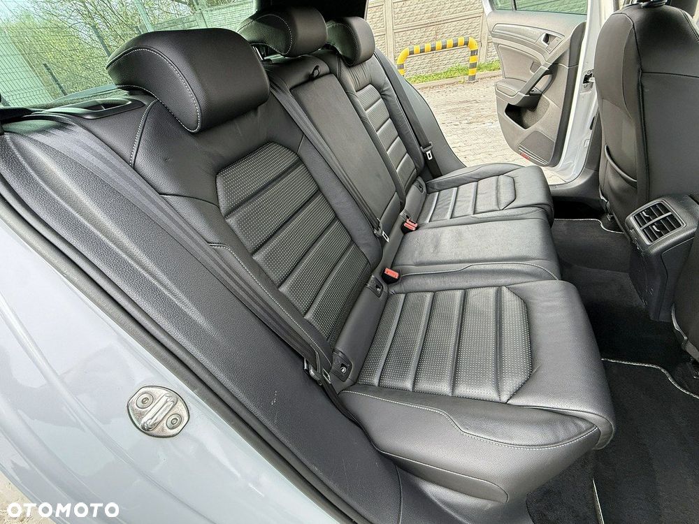 Volkswagen Golf 1.5 TSI EVO R-Line - 29