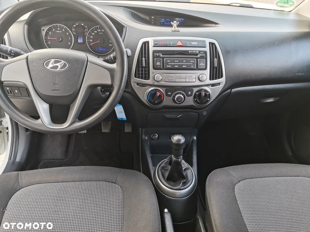 Hyundai i20 1.2 Trend - 17