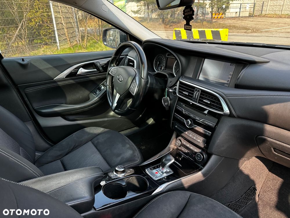 Infiniti QX30 - 14