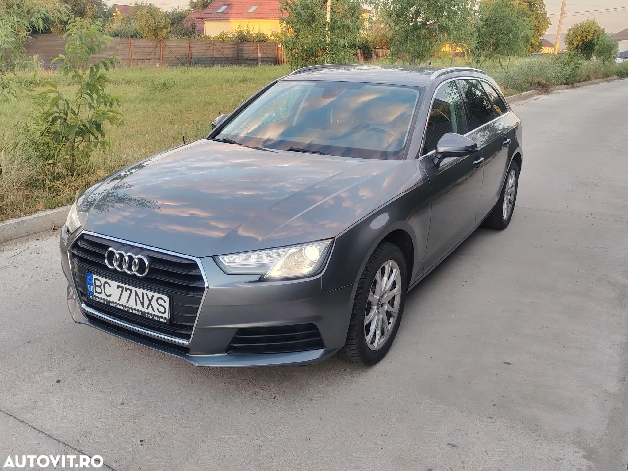 Audi A4 2.0 TDI DPF clean diesel multitronic Attraction - 1