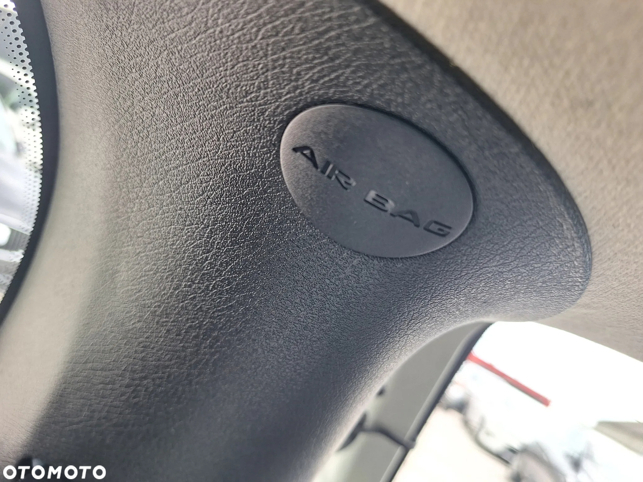 Lancia Ypsilon 1.2 8V Argento (4 os.) - 30