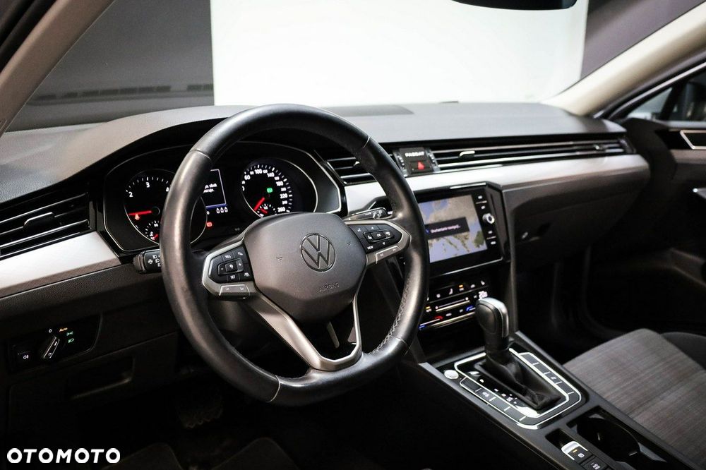 Volkswagen Passat - 16