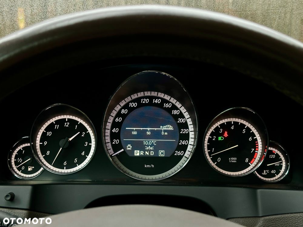 Mercedes-Benz Klasa E 500 7G-TRONIC Avantgarde - 33