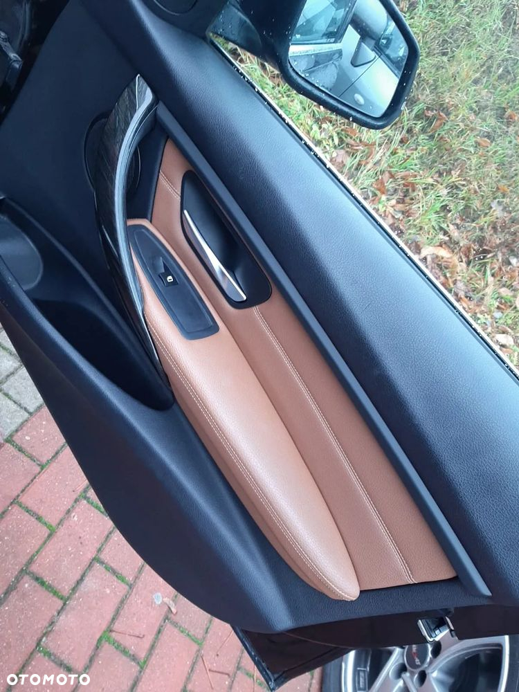 BMW Seria 3 318d Touring Luxury Line - 29